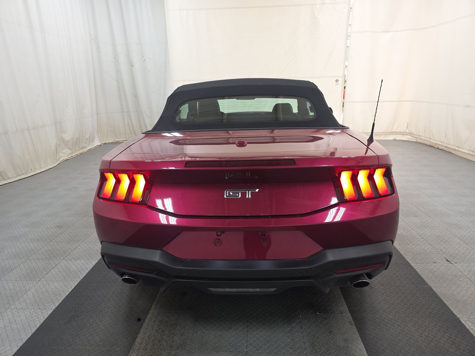 FORD MUSTANG - 6