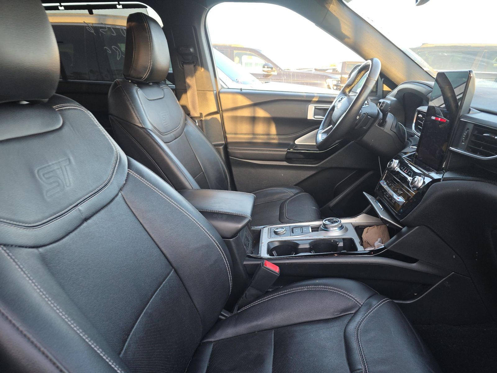 FORD EXPLORER - 9