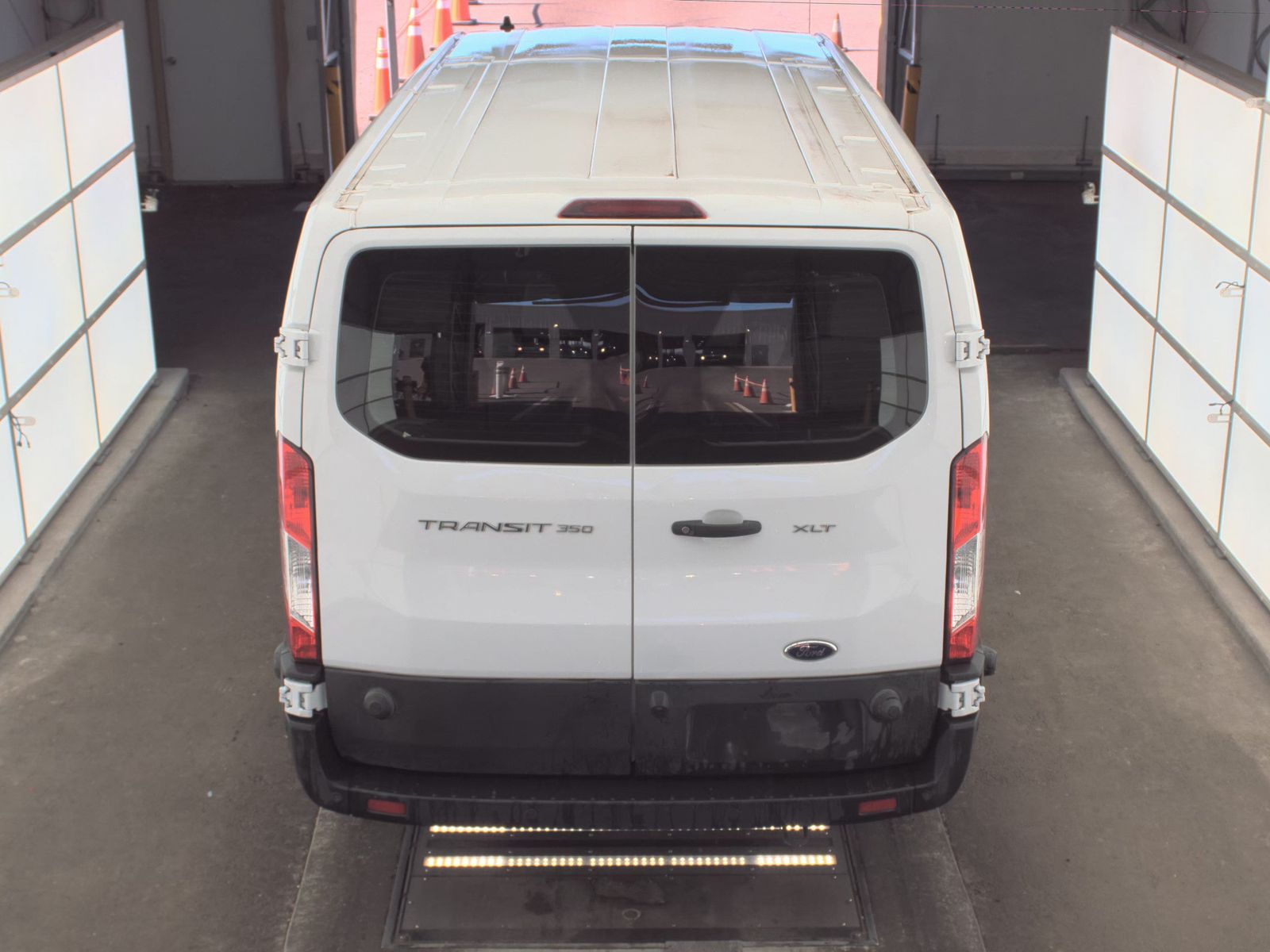FORD TRANSIT 350 - 6
