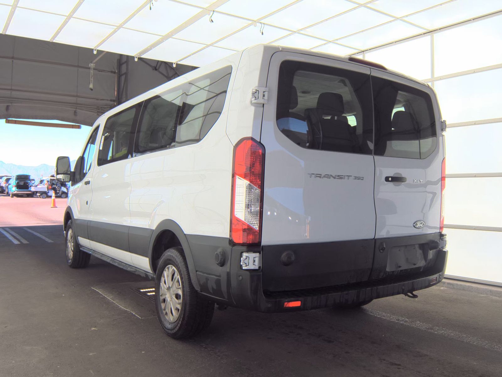 FORD TRANSIT 350 - 7