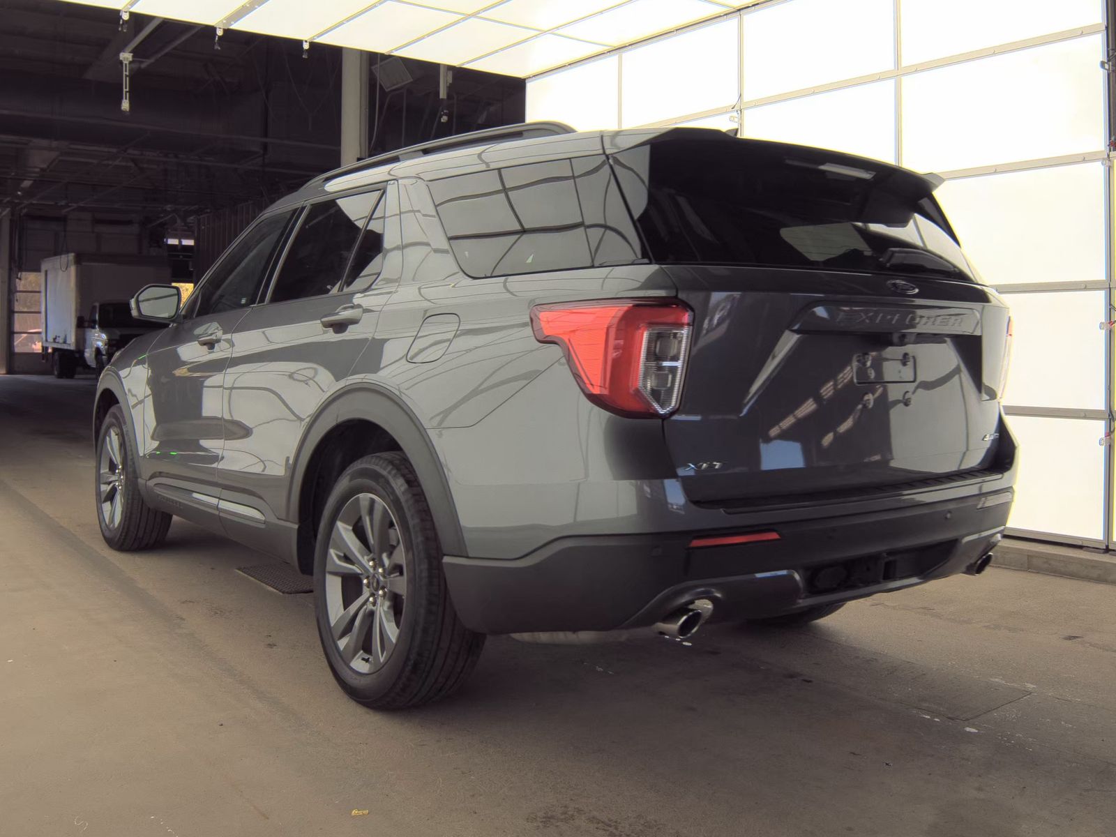 FORD EXPLORER - 9