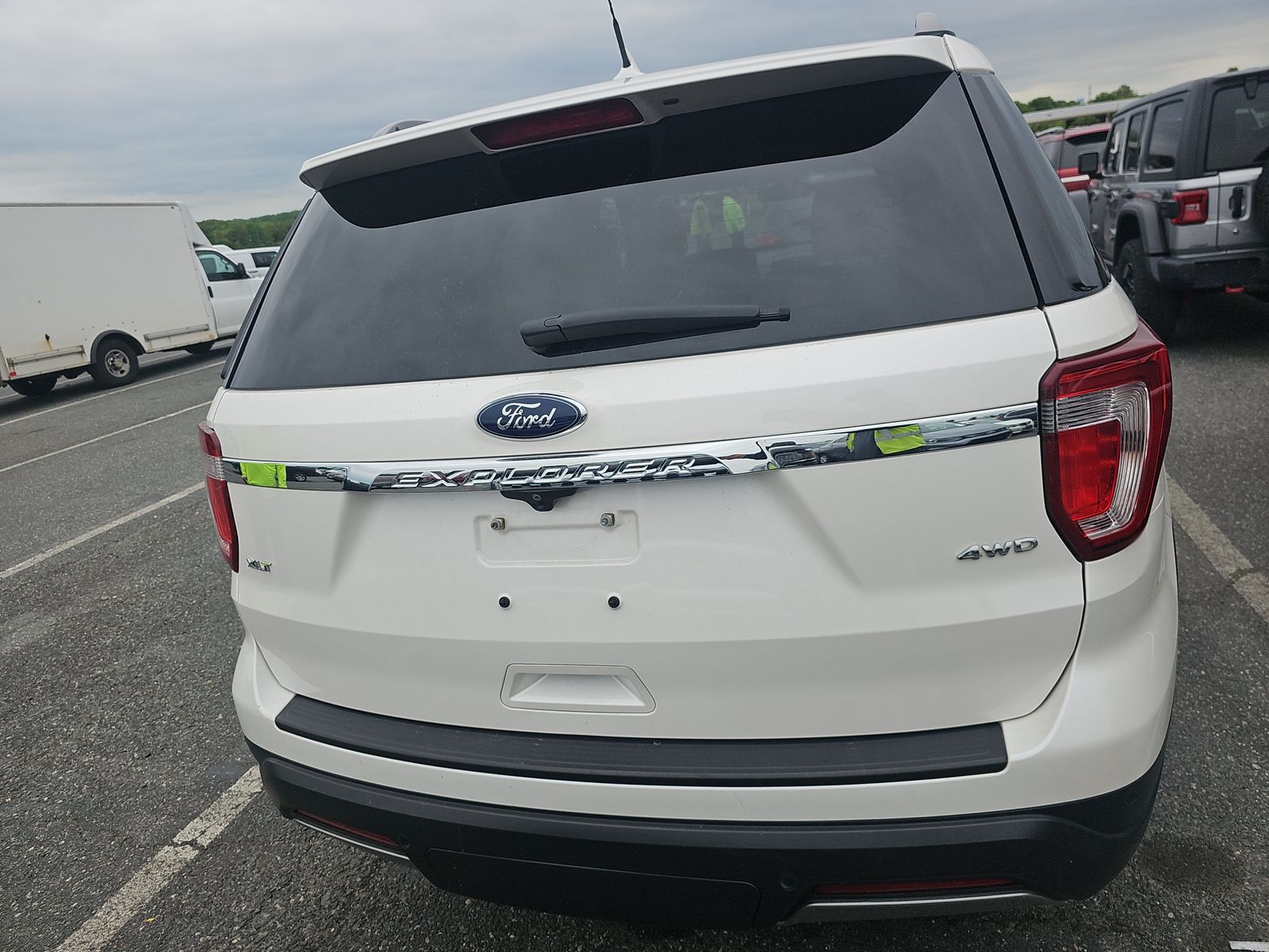 FORD EXPLORER - 6