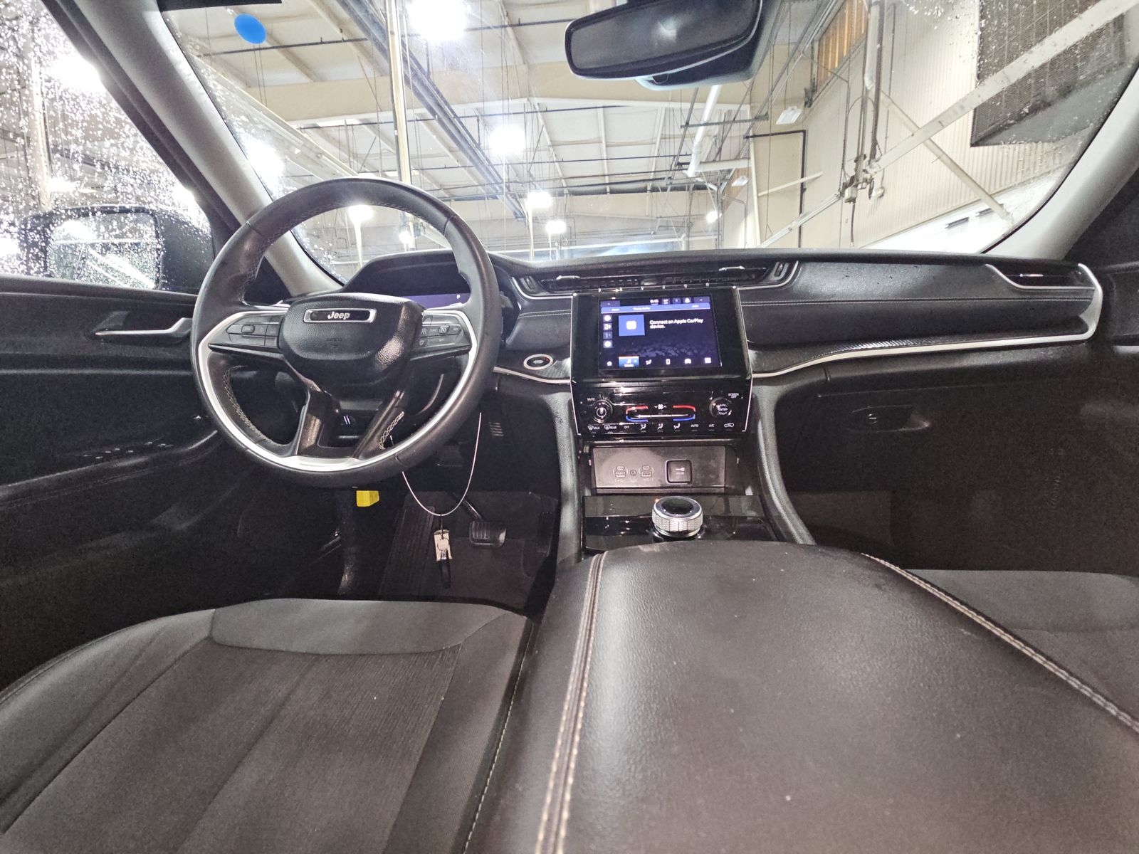 2023 Jeep Grand Cherokee Laredo RWD