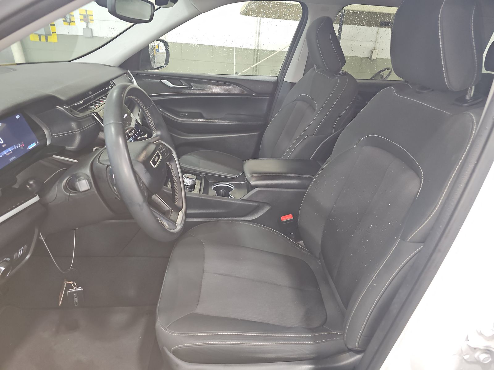 2023 Jeep Grand Cherokee Laredo RWD