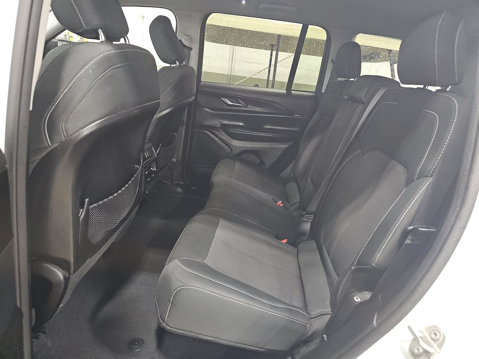 2023 Jeep Grand Cherokee Laredo RWD