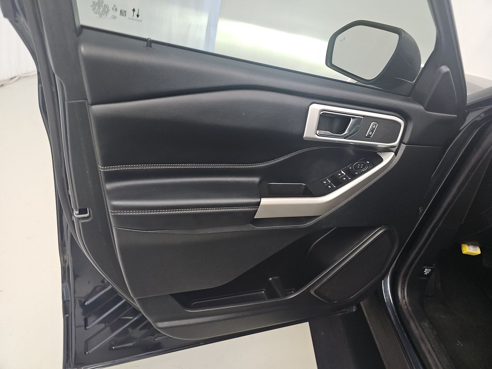 FORD EXPLORER - 10