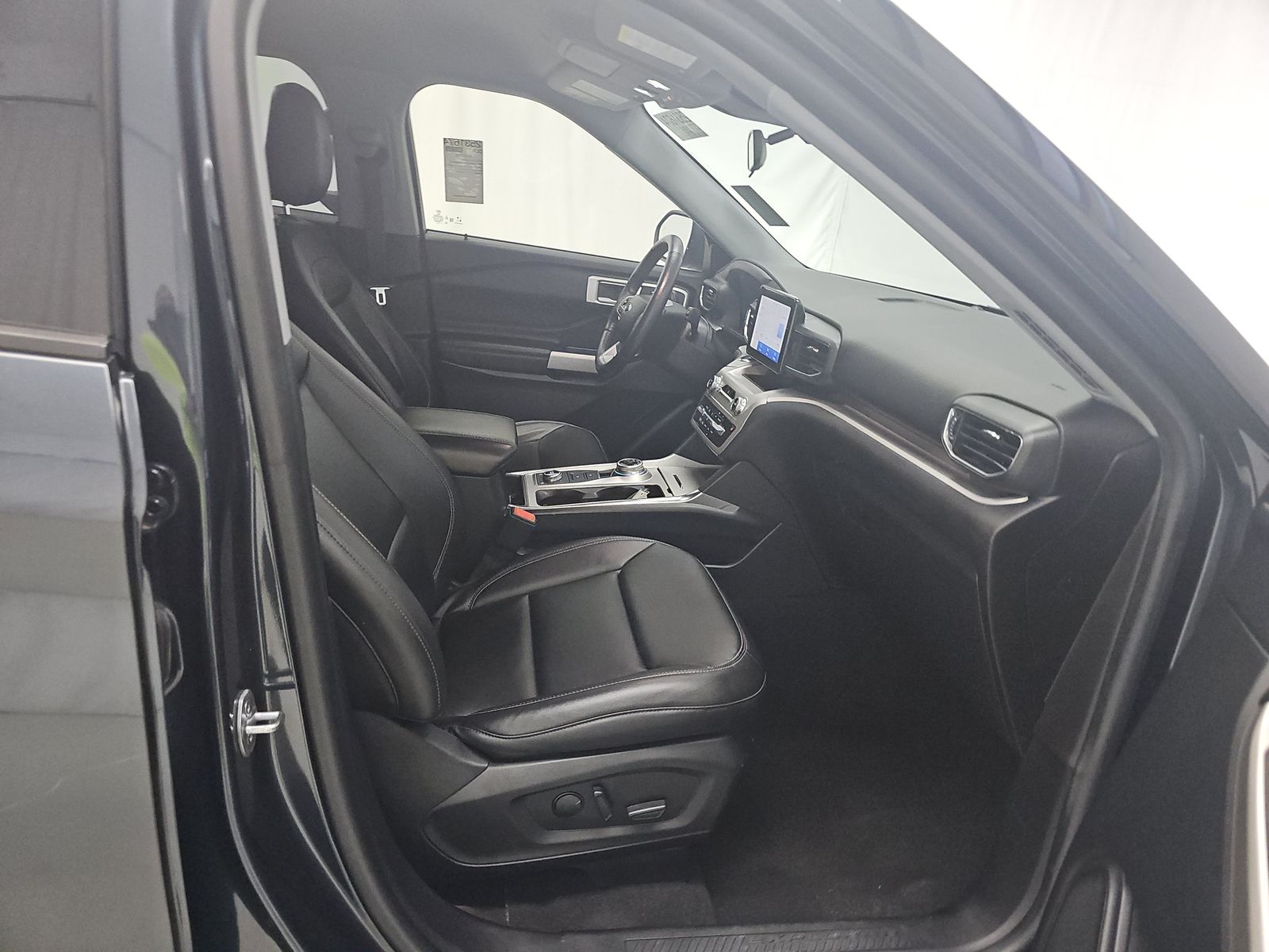 FORD EXPLORER - 9