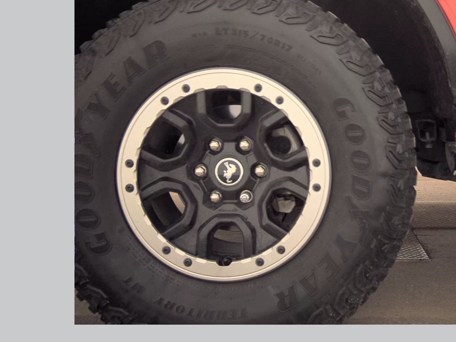 FORD BRONCO - 10