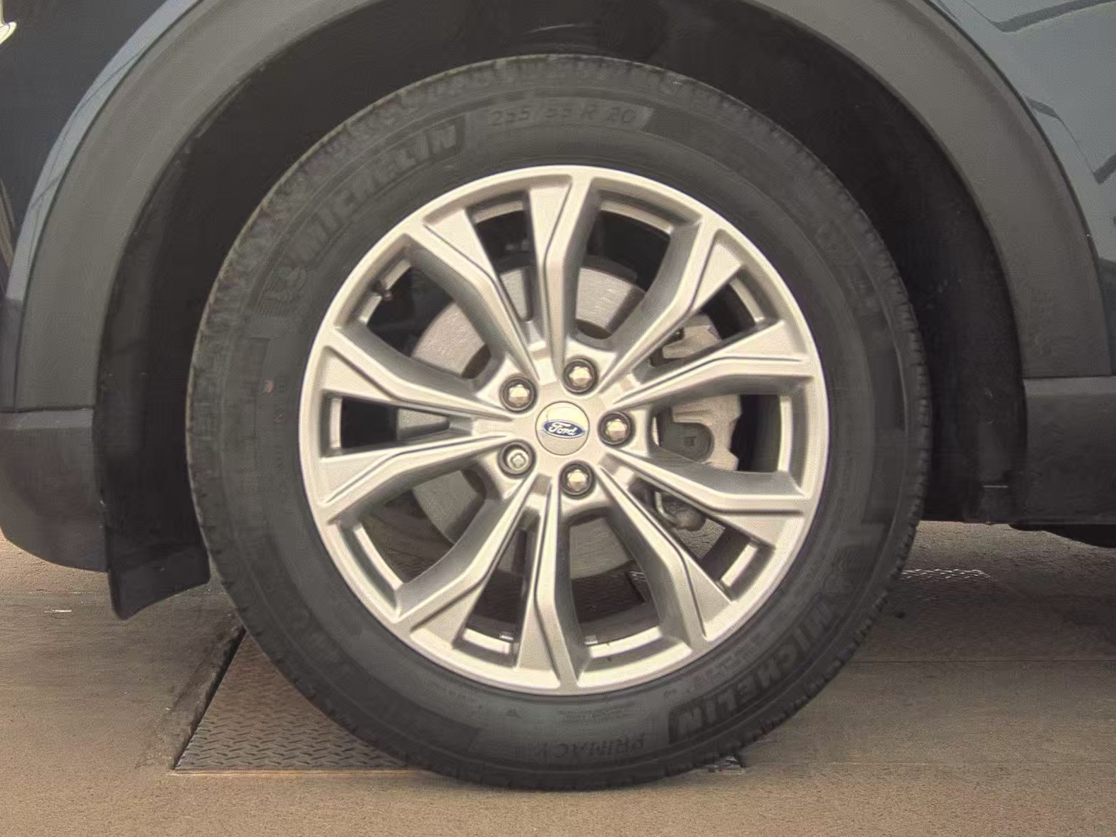 FORD EXPLORER - 10