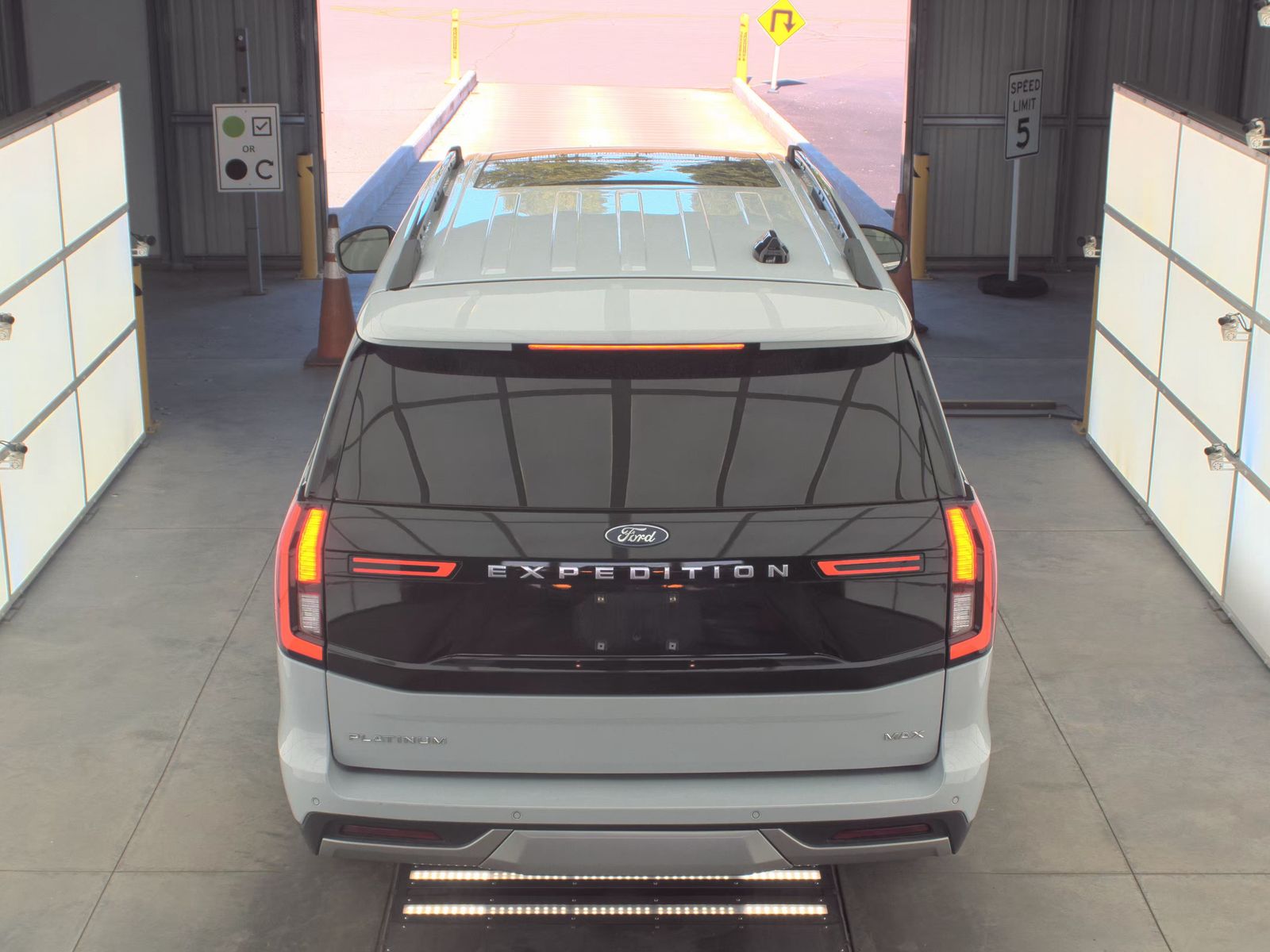 FORD EXPEDITION MAX - 7