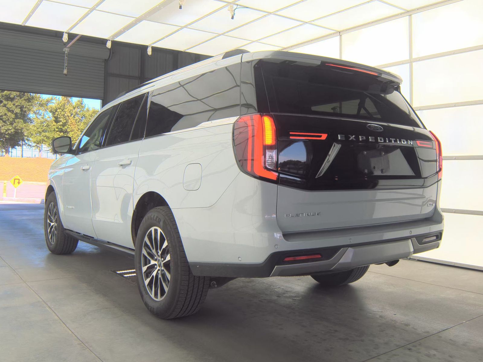 FORD EXPEDITION MAX - 9