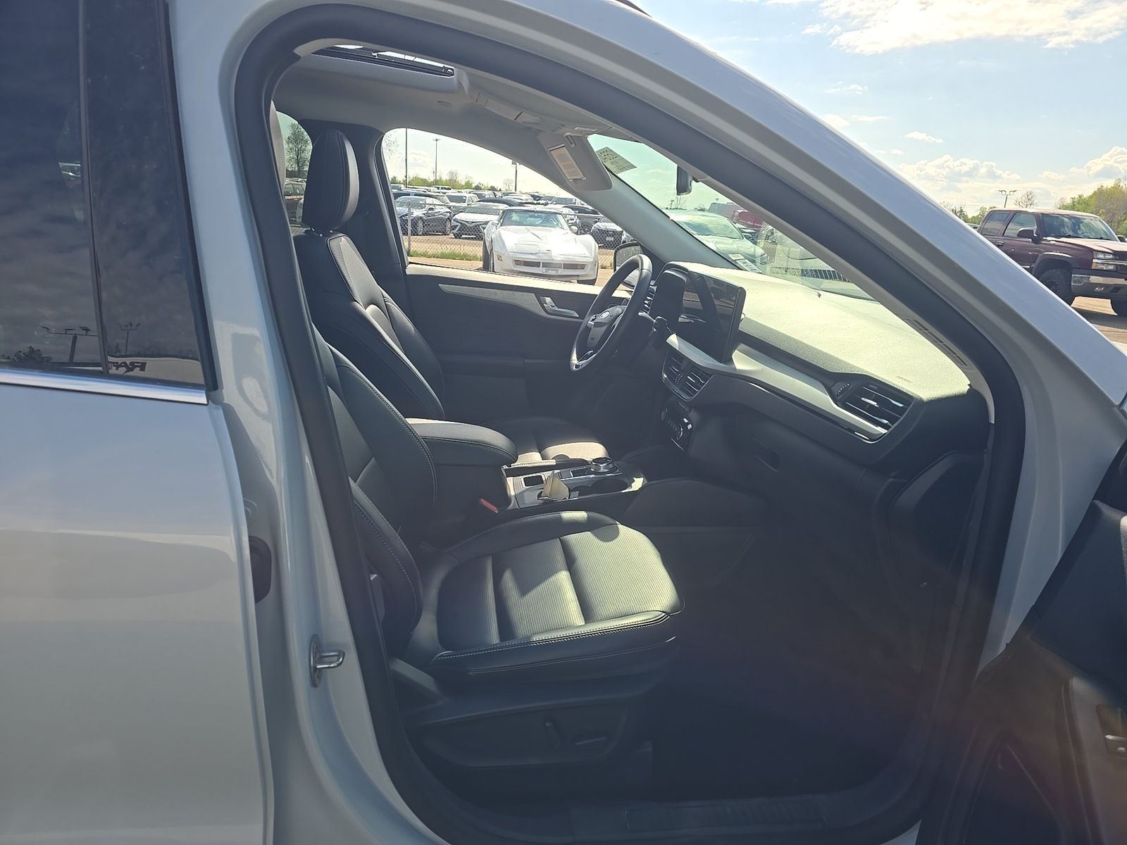 FORD ESCAPE - 9