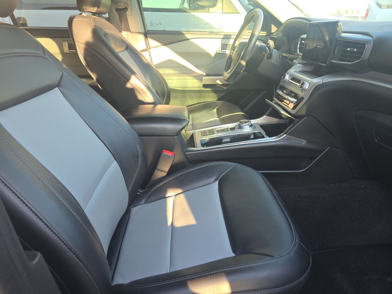 FORD EXPLORER - 9