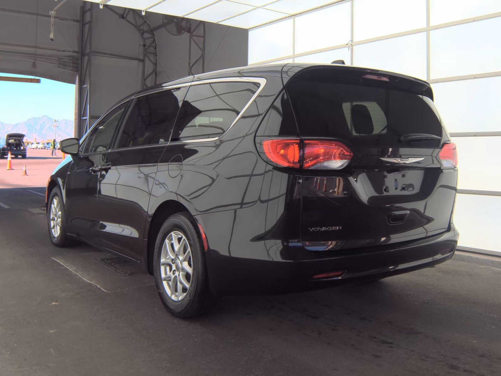 CHRYSLER VOYAGER - 9