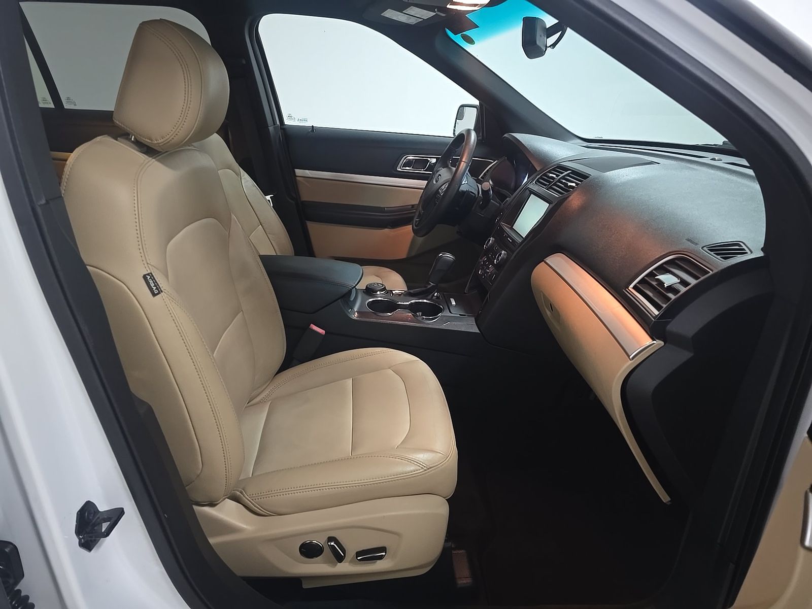 FORD EXPLORER - 9