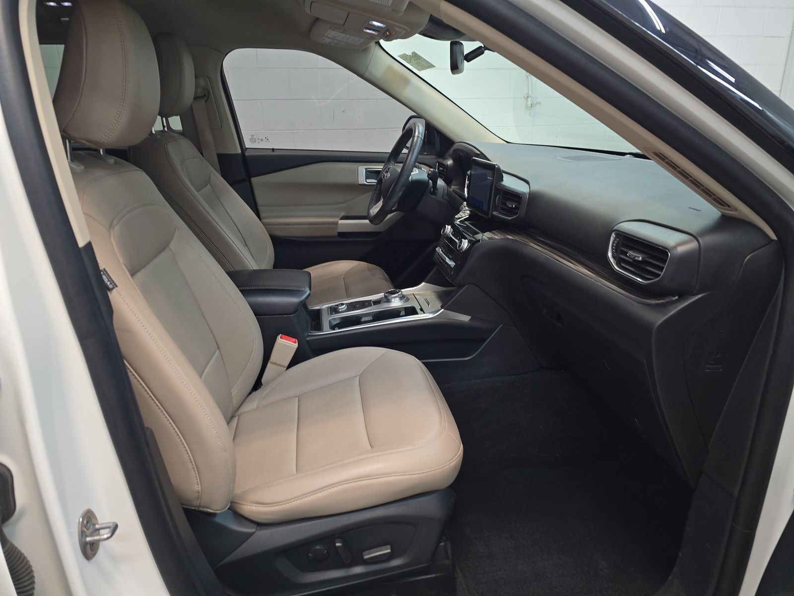 FORD EXPLORER - 9