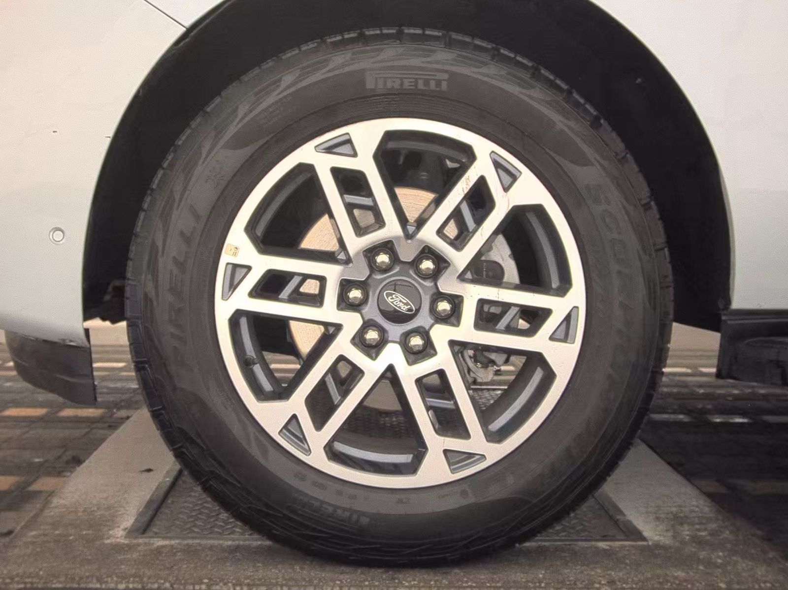 FORD EXPEDITION - 10