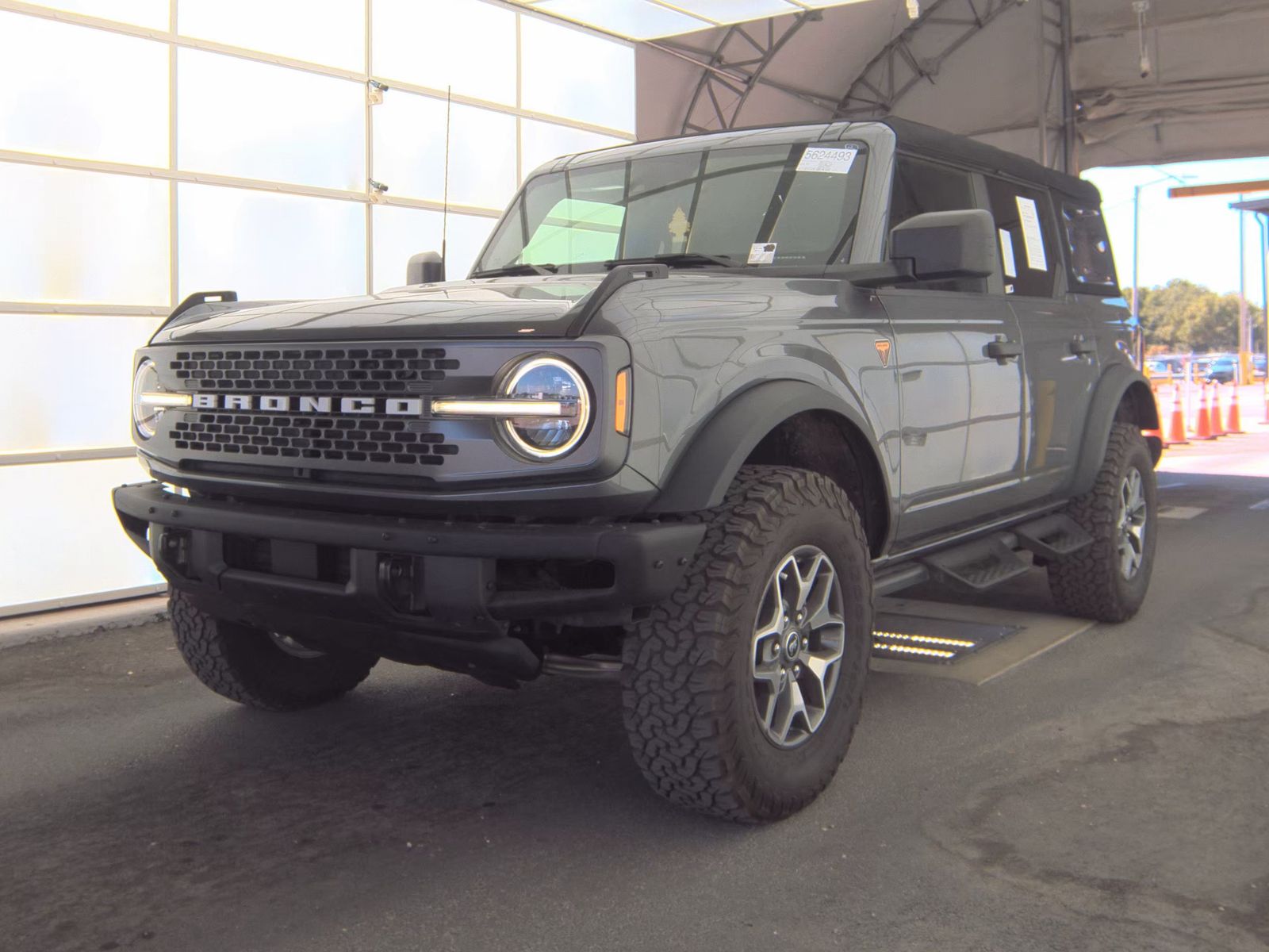 FORD BRONCO - 1