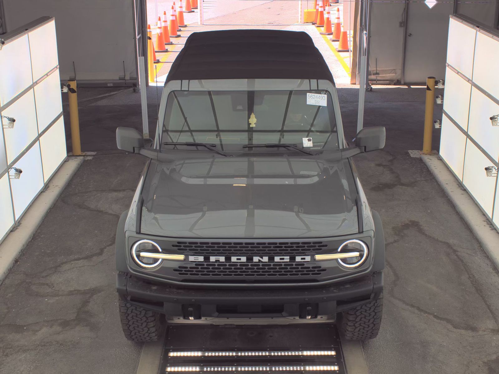 FORD BRONCO - 3