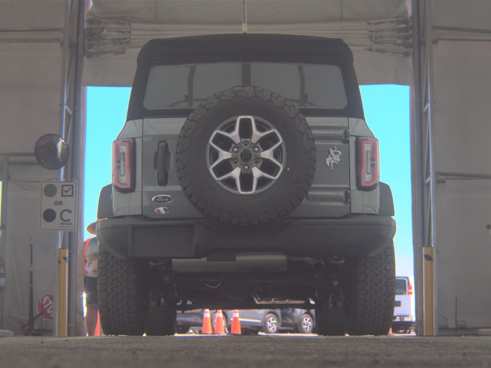 FORD BRONCO - 8