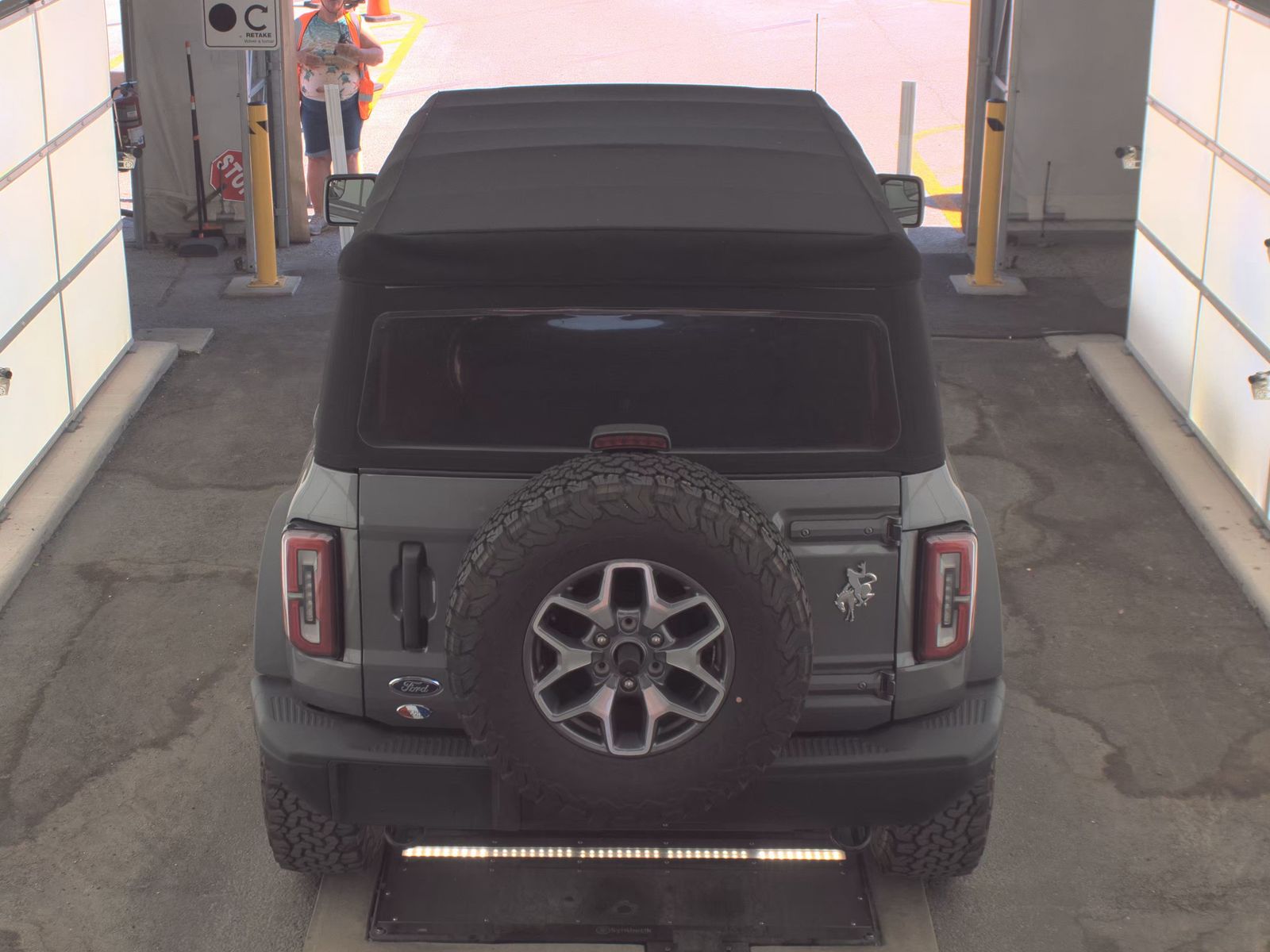 FORD BRONCO - 7