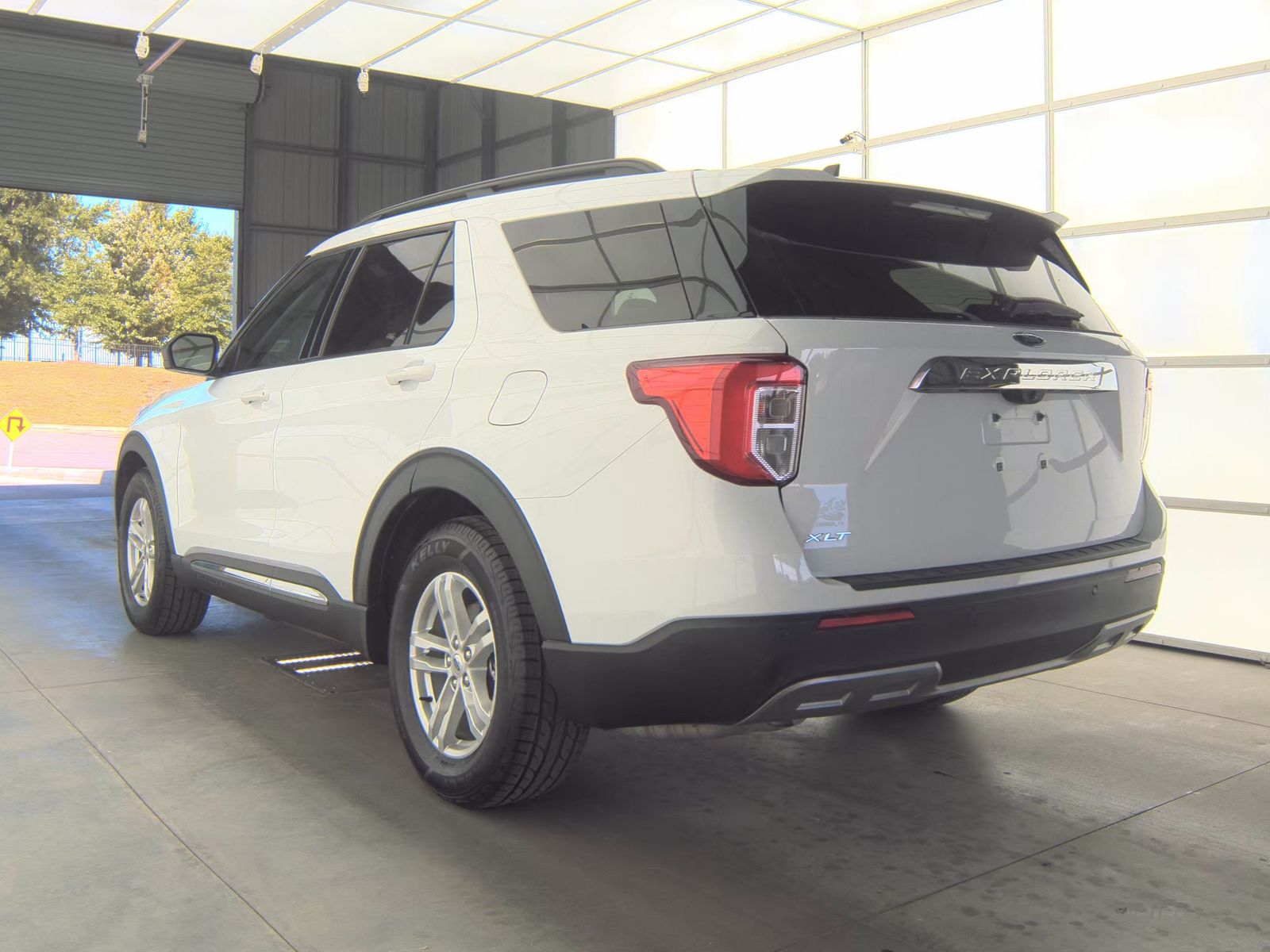 FORD EXPLORER - 9