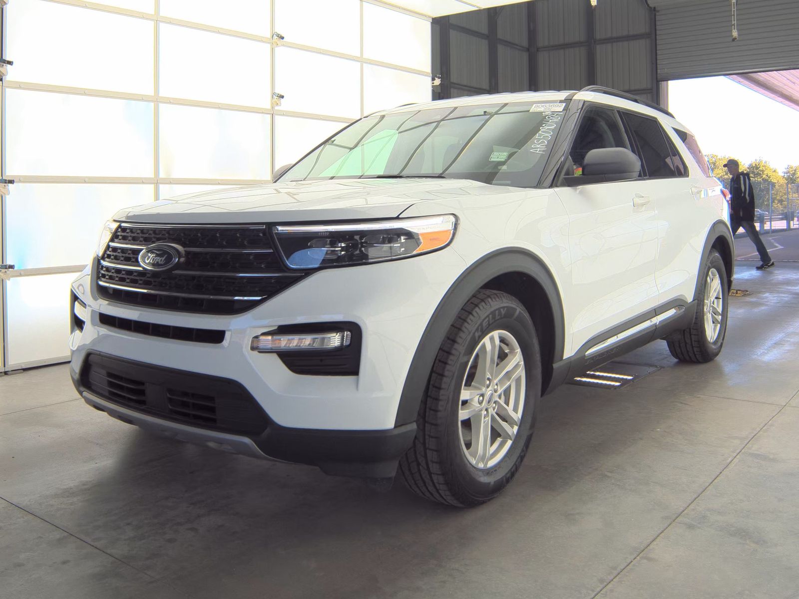 FORD EXPLORER - 1
