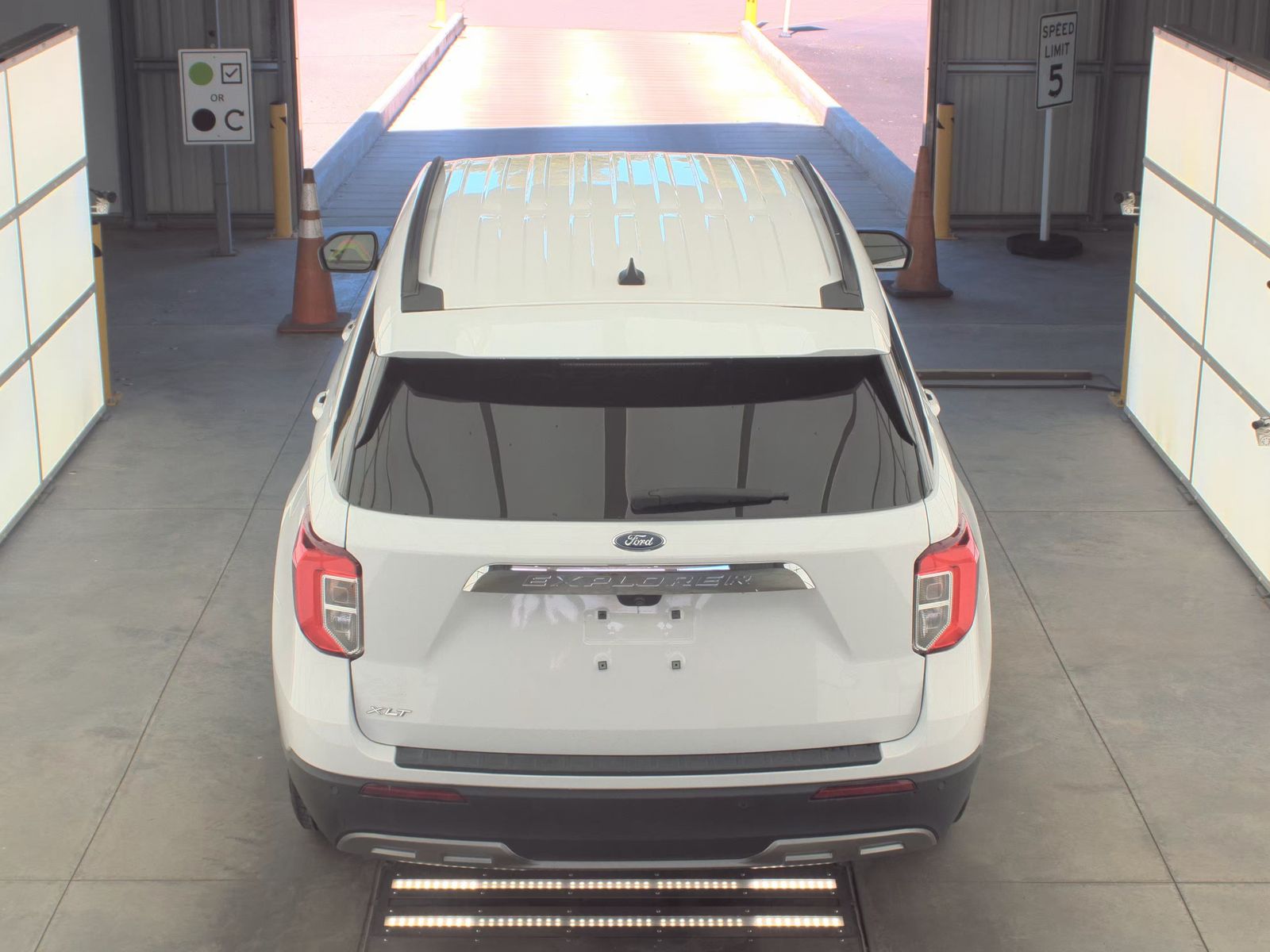 FORD EXPLORER - 7