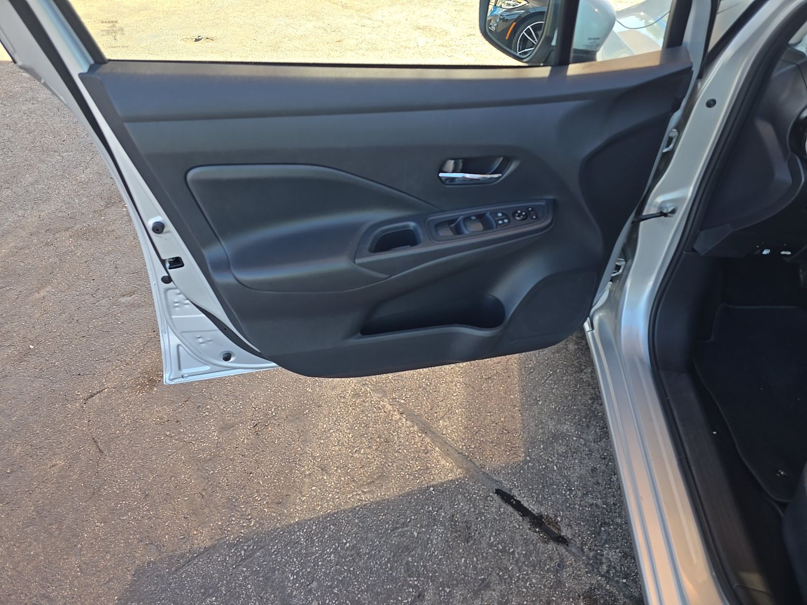 NISSAN VERSA - 10