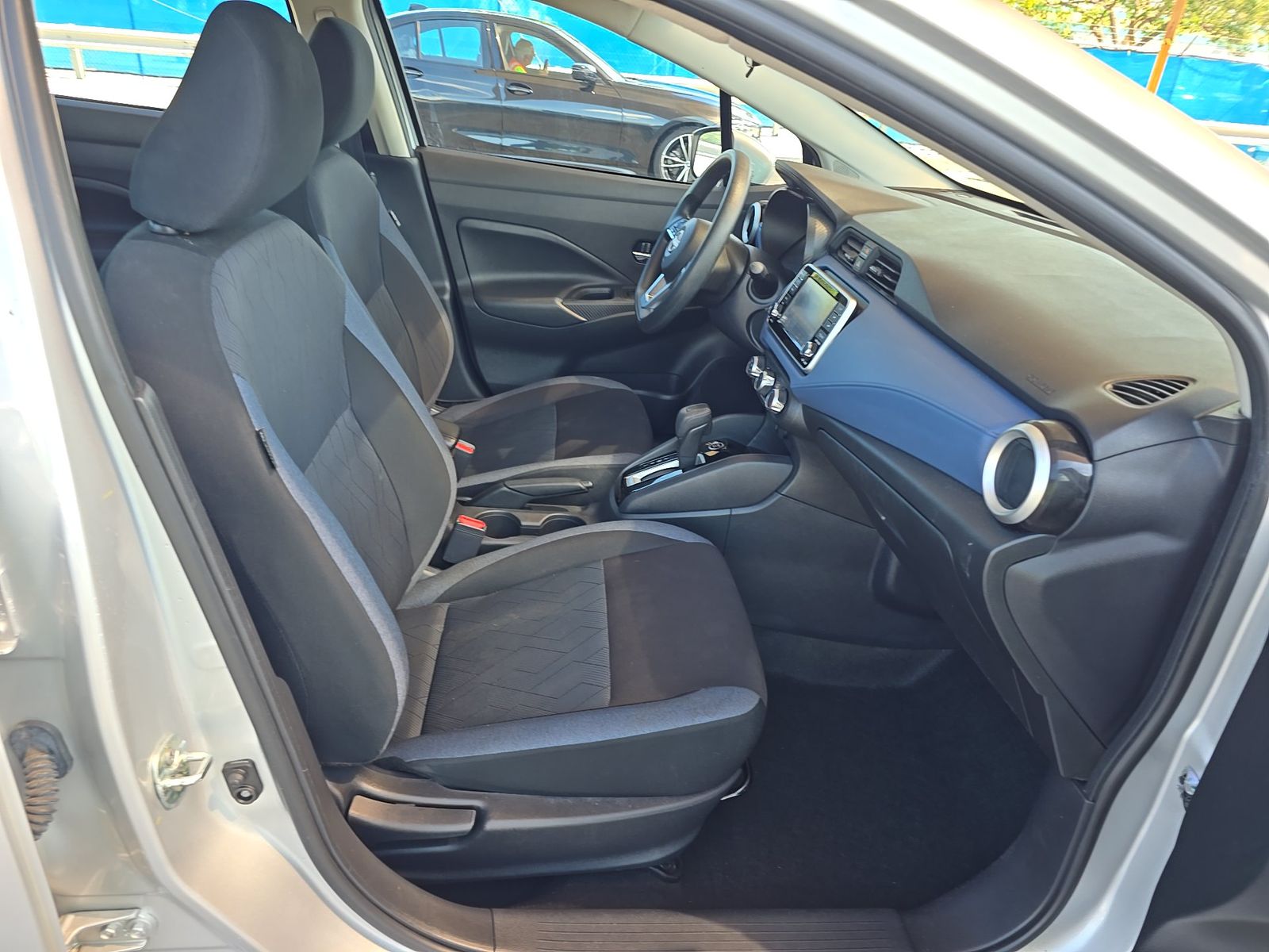 NISSAN VERSA - 9