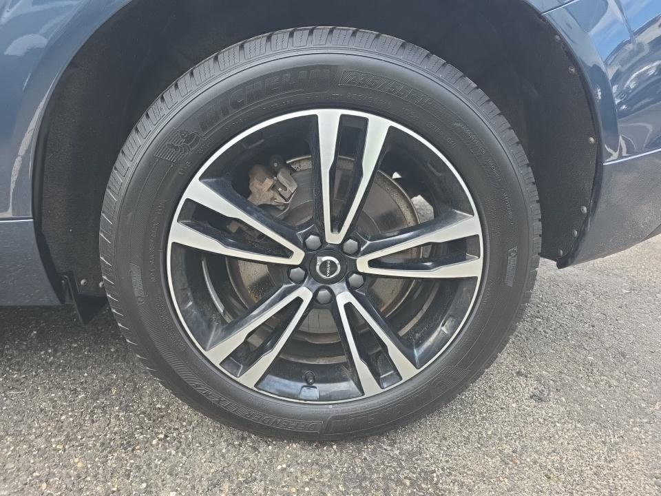 2020 Volvo XC60 T6 Momentum AWD