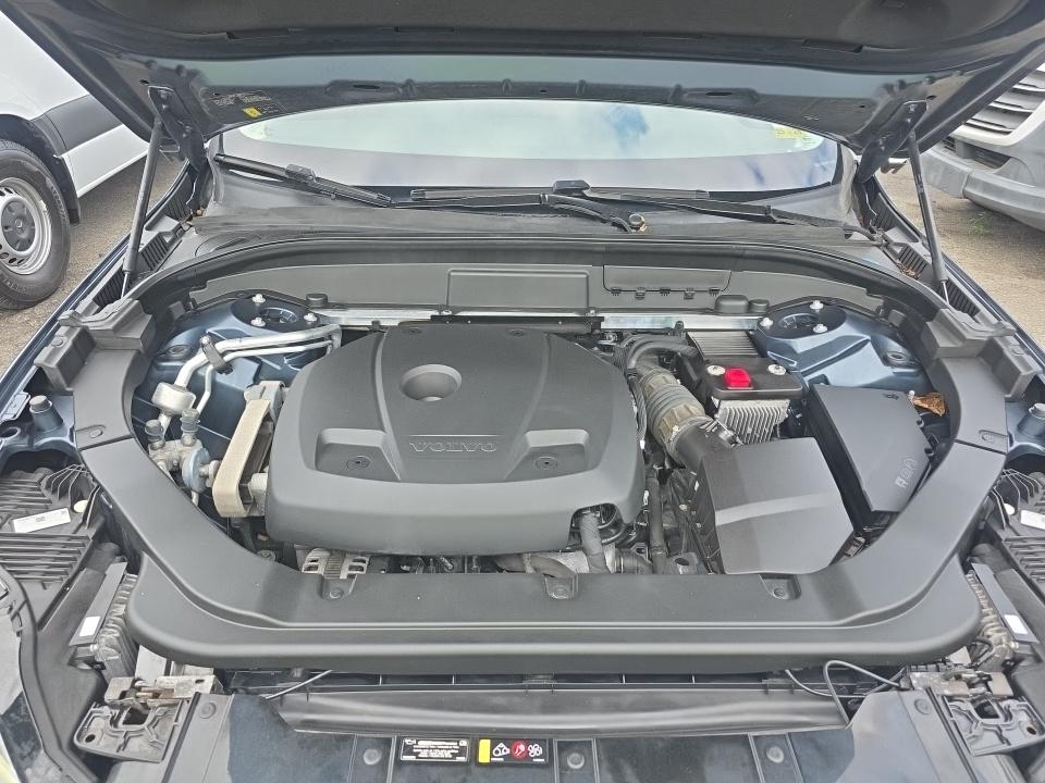 2020 Volvo XC60 T6 Momentum AWD