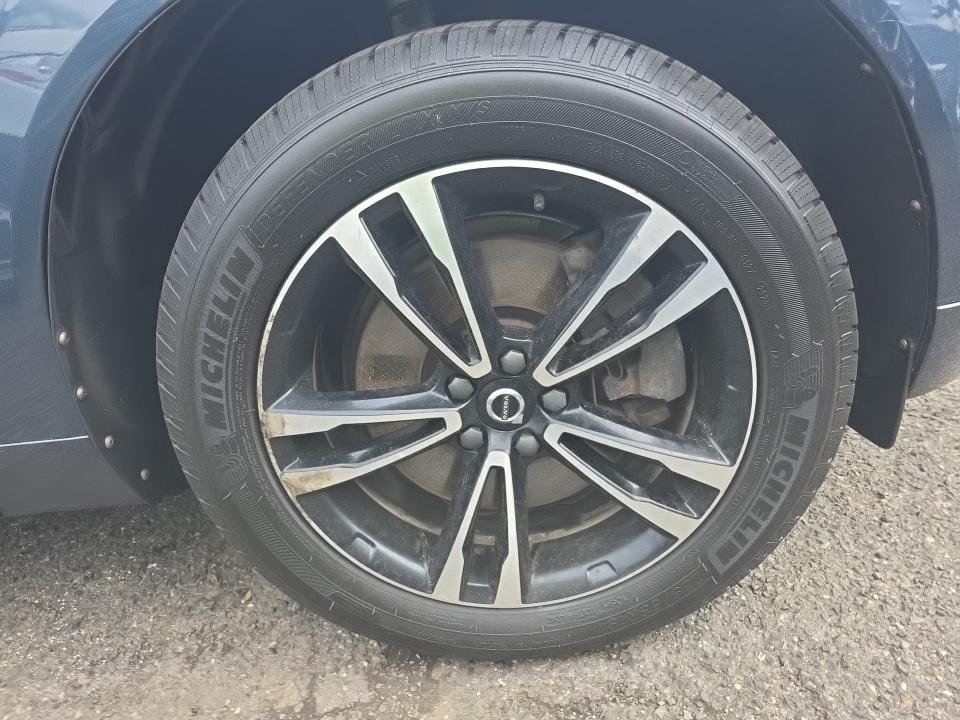 2020 Volvo XC60 T6 Momentum AWD