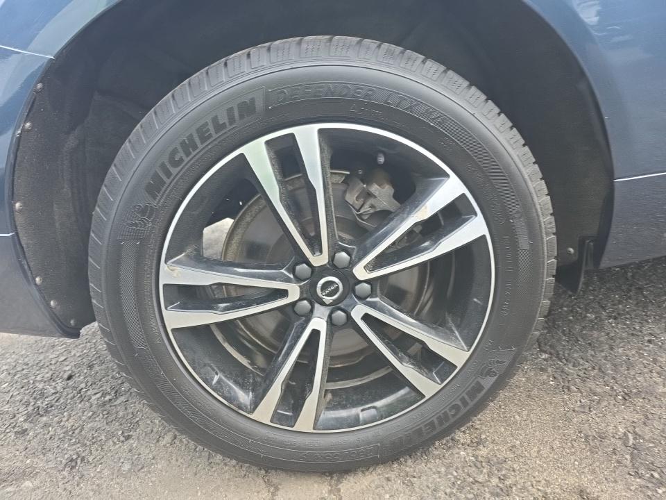 2020 Volvo XC60 T6 Momentum AWD