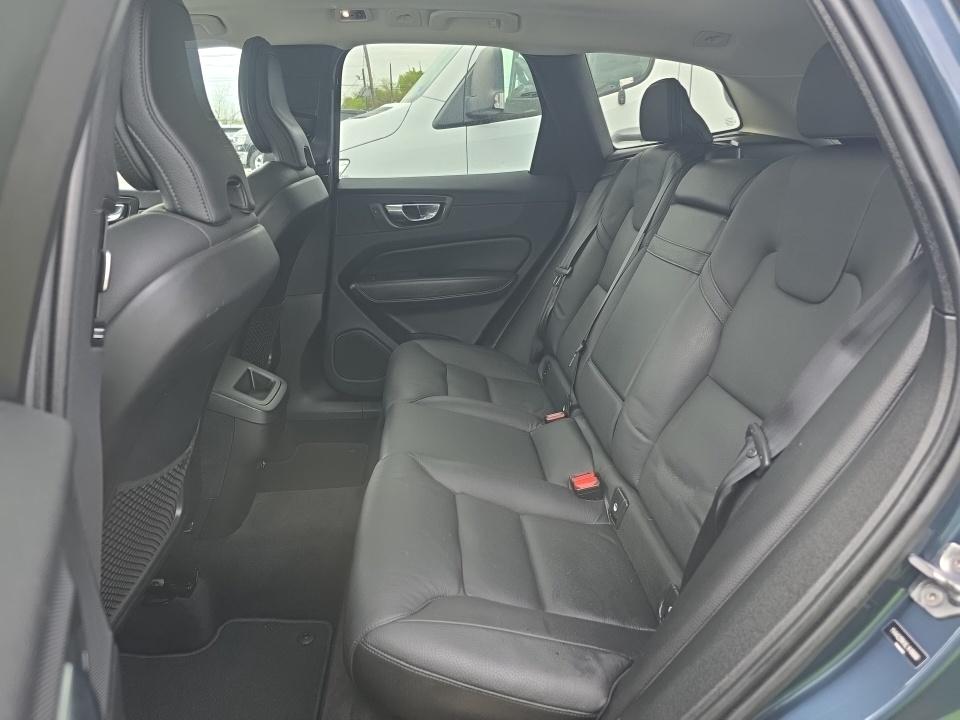 2020 Volvo XC60 T6 Momentum AWD