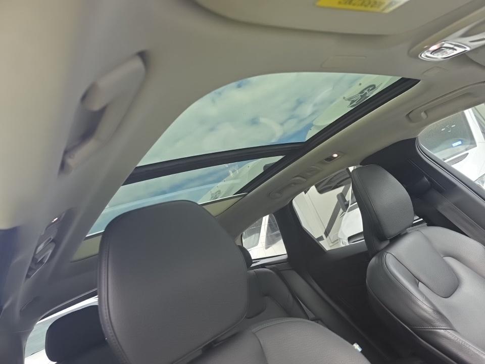 2020 Volvo XC60 T6 Momentum AWD