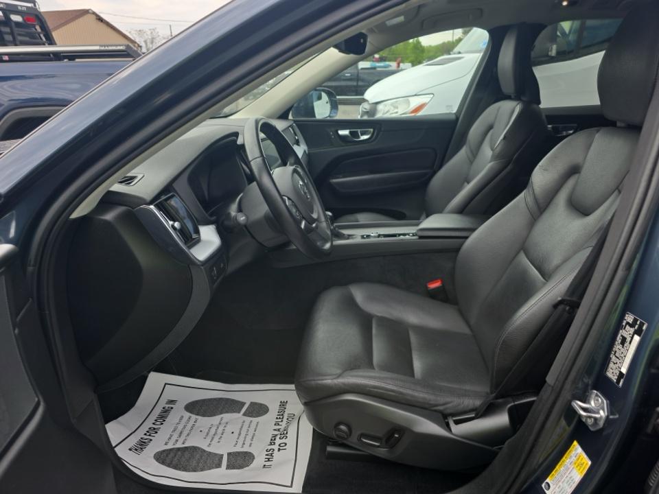 2020 Volvo XC60 T6 Momentum AWD