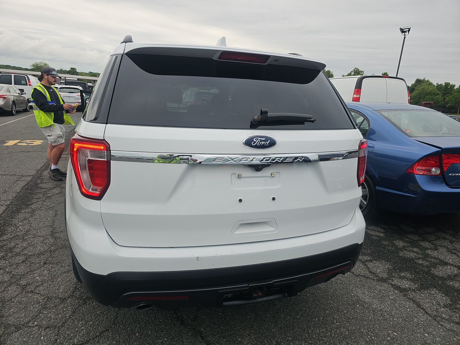FORD EXPLORER - 6