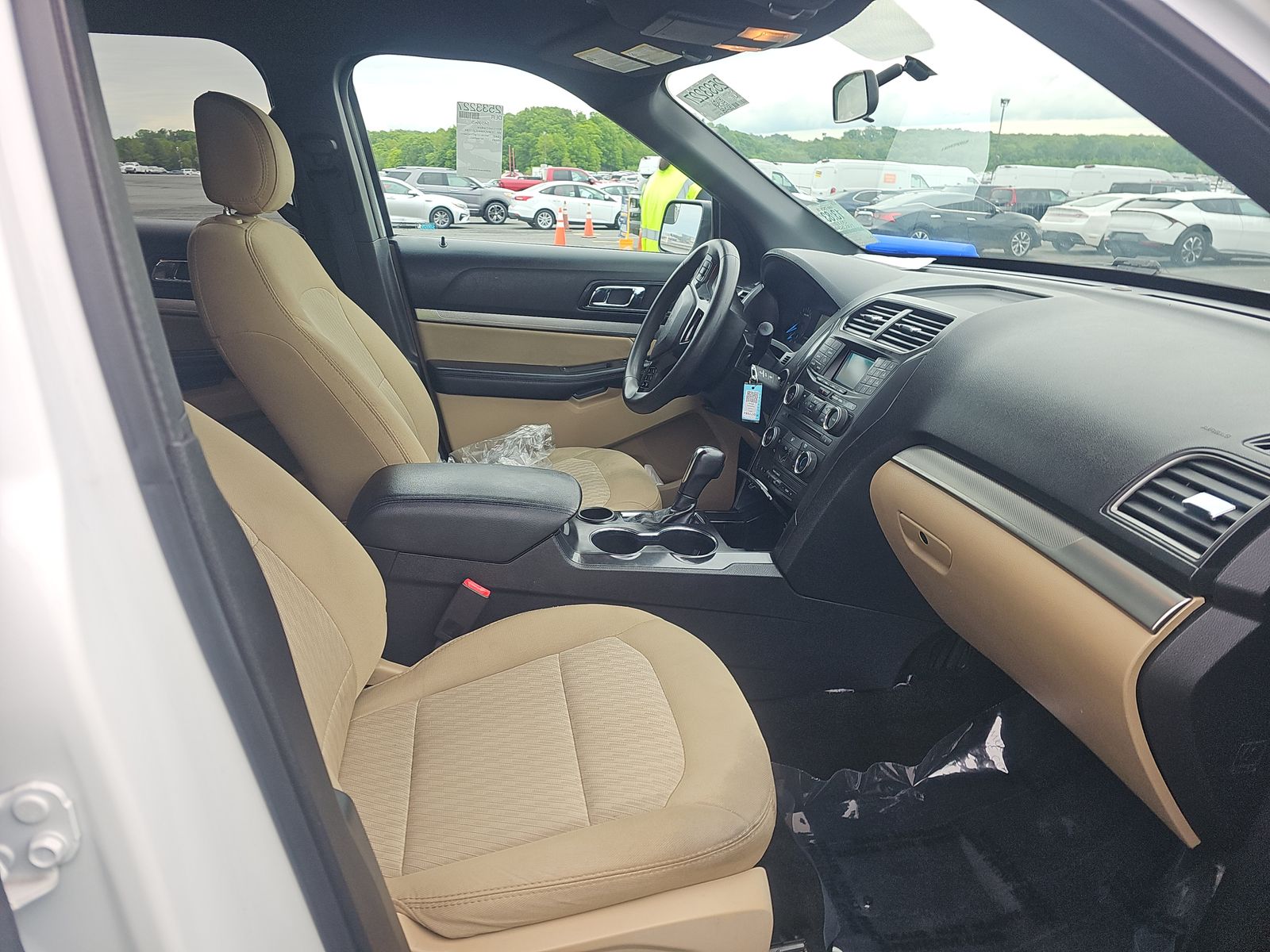 FORD EXPLORER - 9