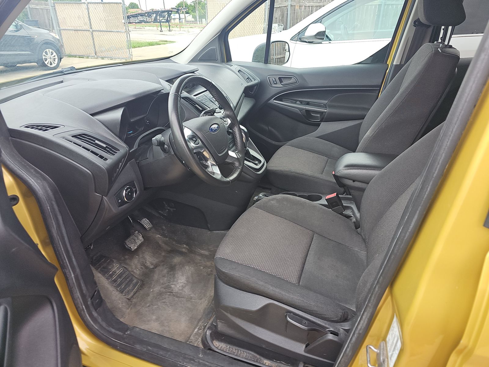 FORD TRANSIT CONNECT - 8