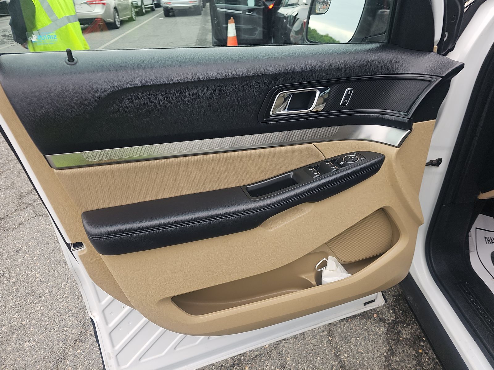FORD EXPLORER - 10