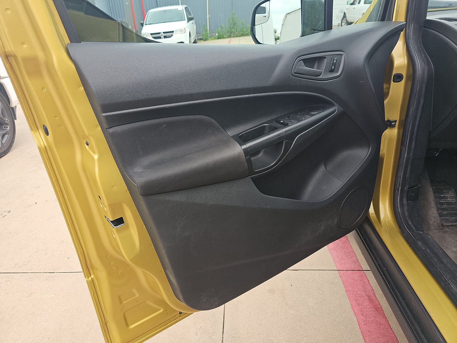 FORD TRANSIT CONNECT - 10