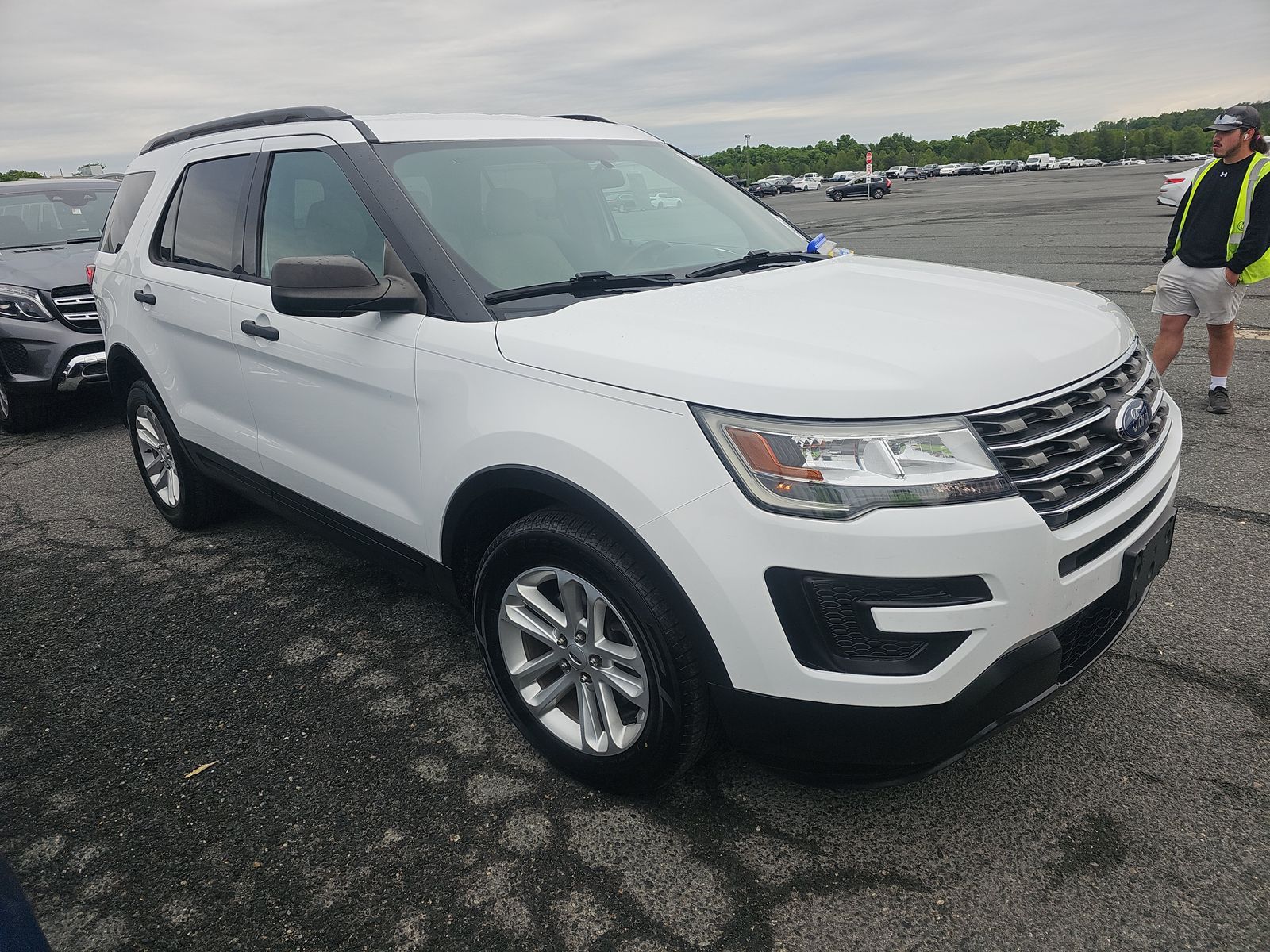 FORD EXPLORER - 4