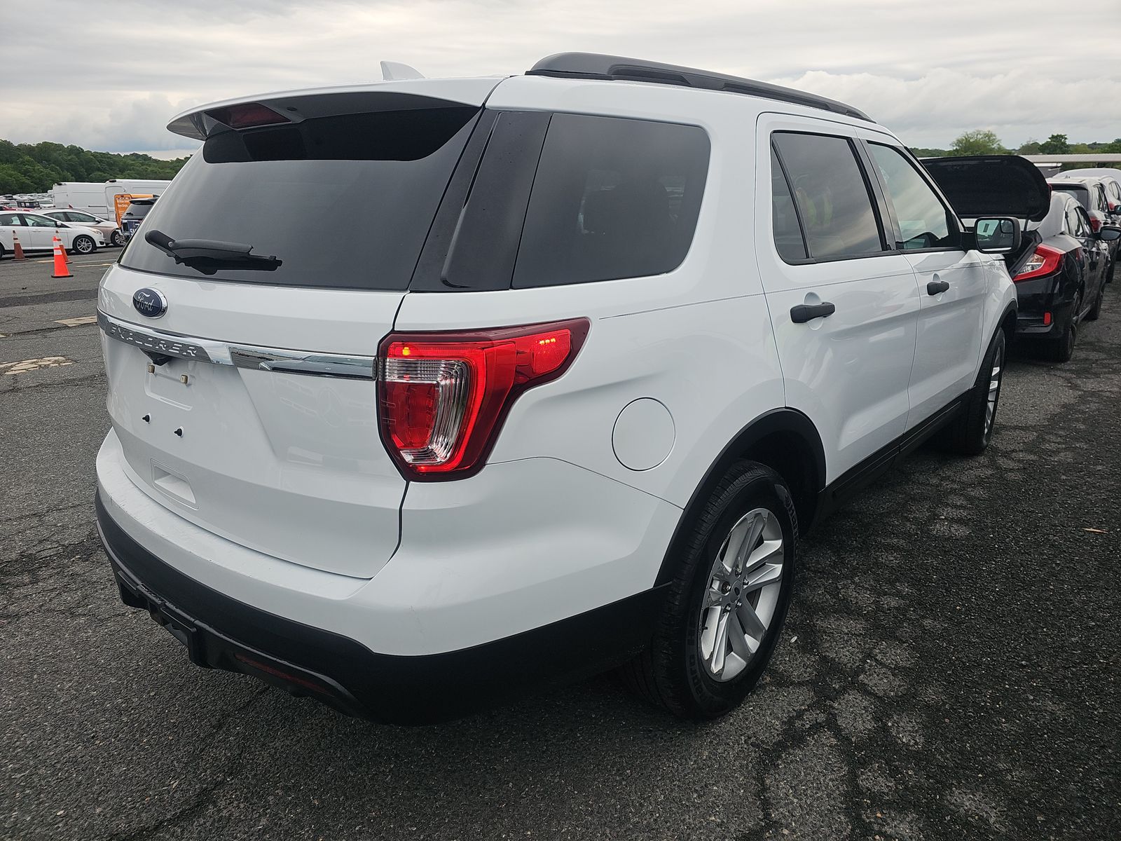 FORD EXPLORER - 5
