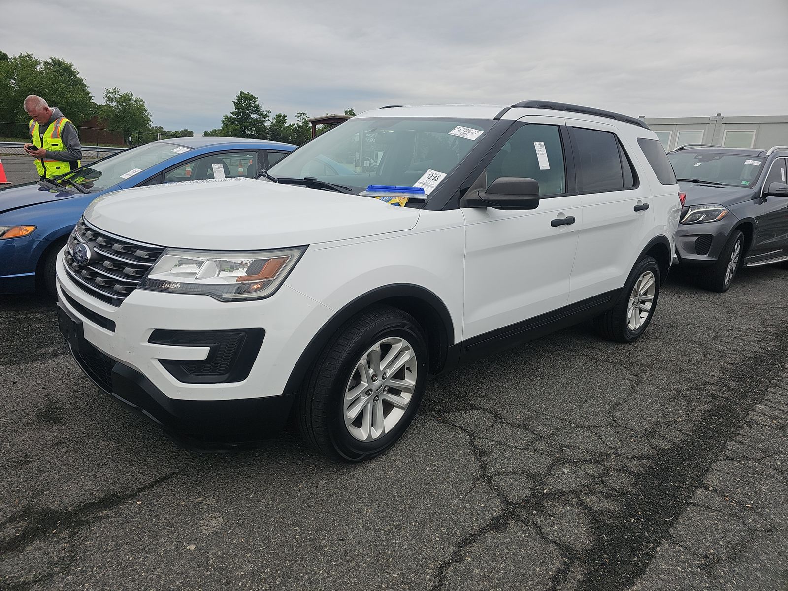 FORD EXPLORER - 1