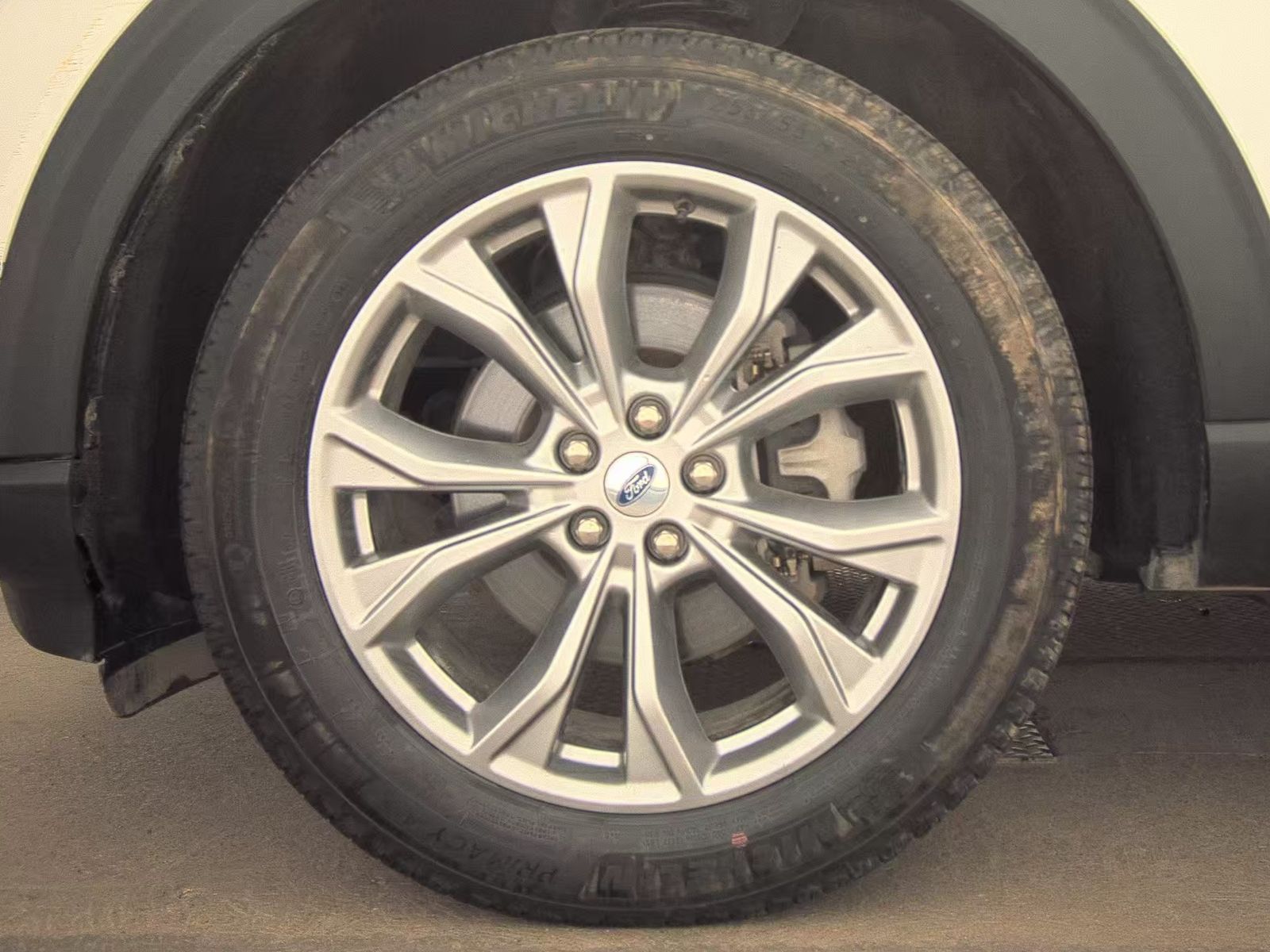 FORD EXPLORER - 10