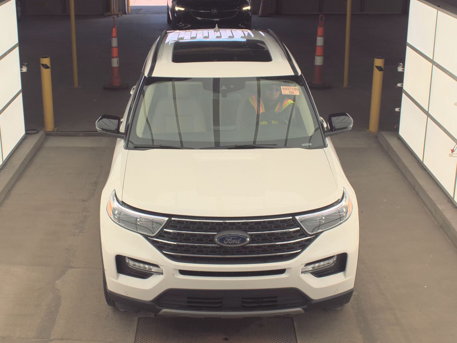 FORD EXPLORER - 3
