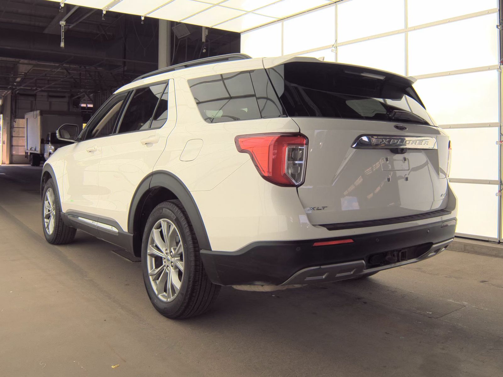 FORD EXPLORER - 9