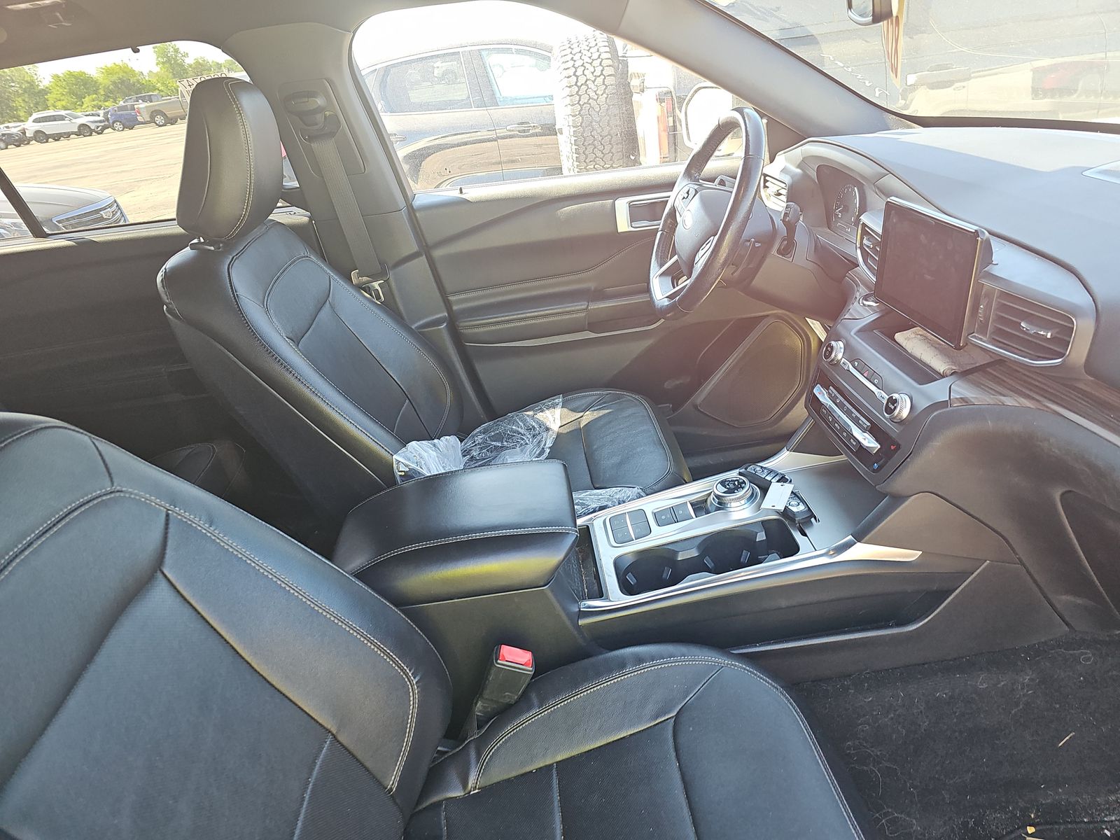 FORD EXPLORER - 9