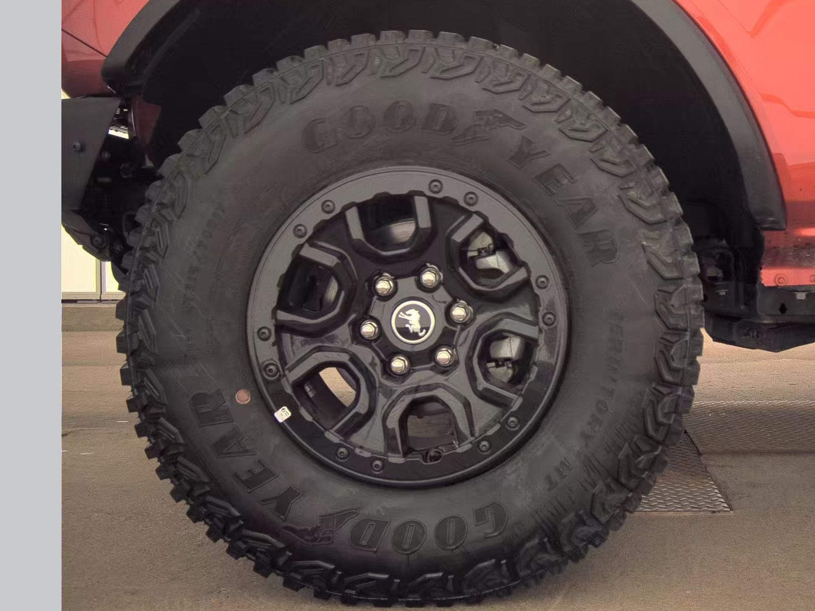 FORD BRONCO - 10